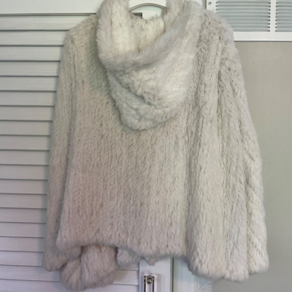 Guess Rabbit Fur Cape - Picture 2 of 4